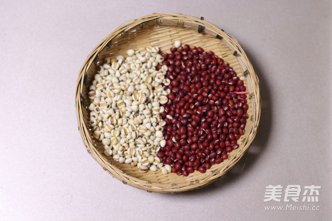 #苏泊尔#<a href=/shicai/mimian/HongDou/index.html target=_blank><u>红豆</u></a><a href=/shicai/mimian/YiMi/index.html target=_blank><u>薏米</u></a>粥的做法