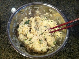 炸<a href=/shicai/shucai/BaiLuoBo/index.html target=_blank><u>白<a href=/shicai/shucai/LuoBo/index.html target=_blank><u>萝卜</u></a></u></a>丸子