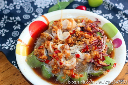 <a href=/shicai/shucai/SiGua/index.html target=_blank><u>丝瓜</u></a>蒸小鲜鱿