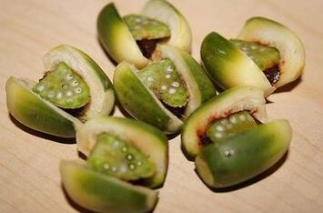 逃犯吃槟榔吃成樱<a href=/shicai/guopin/Tao/index.html target=_blank><u>桃</u></a>小嘴 ”易容“逃亡13年被抓获 吃槟榔有什么坏处?