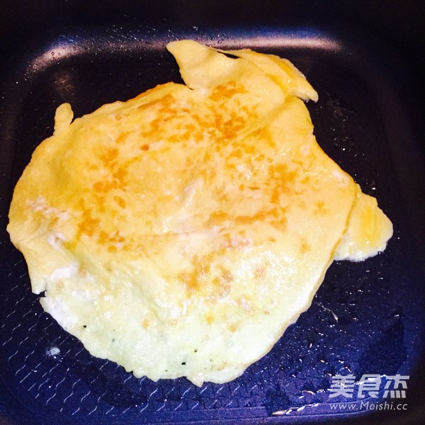 <a href=/shicai/shucai/CaiXin/index.html target=_blank><u>菜心</u></a>炒<a href=/shicai/mimian/HeFen/index.html target=_blank><u>河粉</u></a>的做法