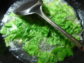 五号菜<a href=/shicai/shucai/CanDou/index.html target=_blank><u>蚕豆</u></a>汤