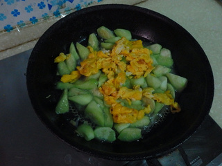 <a href=/shicai/shucai/SiGua/index.html target=_blank><u>丝瓜</u></a>炒蛋