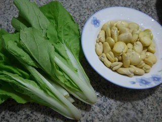 五号菜<a href=/shicai/shucai/CanDou/index.html target=_blank><u>蚕豆</u></a>汤