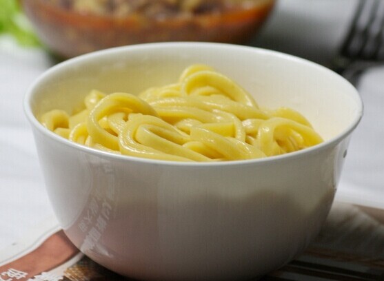 <a href=/shicai/mimian/YuMi/index.html target=_blank><u>玉米</u></a><a href=/shicai/mimian/MianTiao/index.html target=_blank><u>面条</u></a>的做法