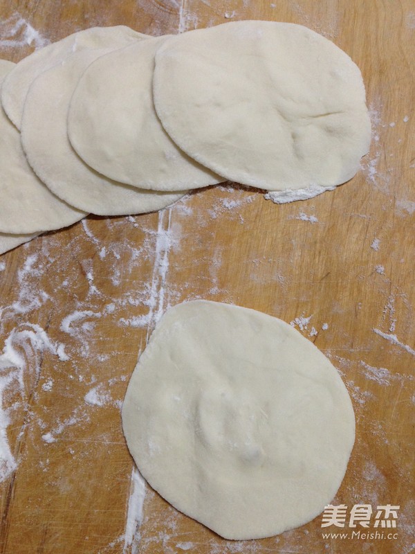 <a href=/shicai/shucai/LuoBo/index.html target=_blank><u>萝卜</u></a><a href=/shicai/rouqin/ZhuRou/index.html target=_blank><u>猪肉</u></a>包的做法