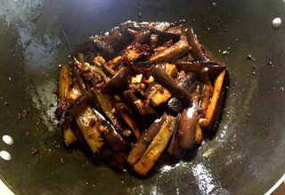油焖<a href=/shicai/shucai/QieZi/index.html target=_blank><u>茄子</u></a>