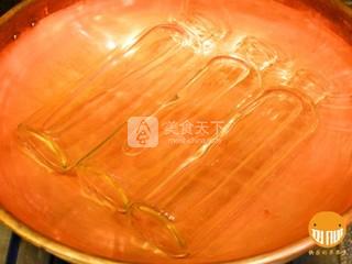 <a href=/shicai/shucai/GuiHua/index.html target=_blank><u>桂花</u></a><a href=/shicai/guopin/PingGuo/index.html target=_blank><u>苹果</u></a>糖浆