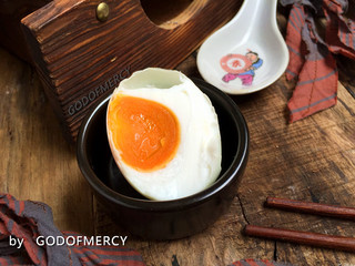 咸<a href=/shicai/rouqin/YaDan/index.html target=_blank><u>鸭蛋</u></a>