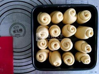 <a href=/shicai/diaoweipin/FengMi/index.html target=_blank><u>蜂蜜</u></a>脆底小<a href=/shicai/mimian/MianBao/index.html target=_blank><u>面包</u></a>