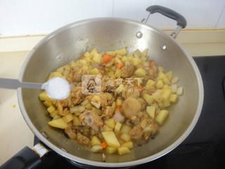 咖喱鸡块盖浇饭