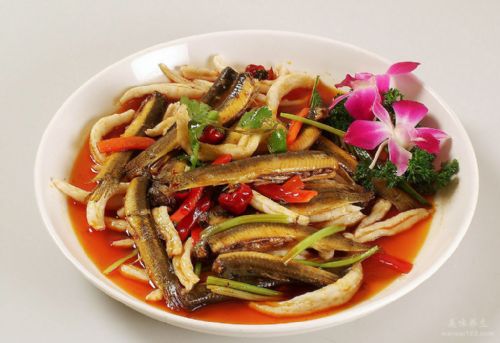 红烧<a href=/shicai/shuichanpin/NiQiu/index.html target=_blank><u>泥鳅</u></a> 红烧<a href=/shicai/shuichanpin/NiQiu/index.html target=_blank><u>泥鳅</u></a>