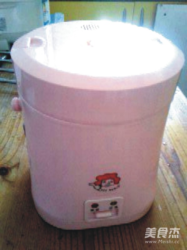 <a href=/shicai/shucai/YinEr/index.html target=_blank><u>银耳</u></a>红<a href=/shicai/guopin/Zao/index.html target=_blank><u>枣</u></a>桂元汤圆的做法