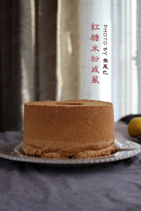 红糖<a href=/shicai/mimian/MiFen/index.html target=_blank><u>米粉</u></a>戚风的做法