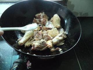 <a href=/shicai/shuichanpin/MoYu/index.html target=_blank><u>墨鱼</u></a>土鸡