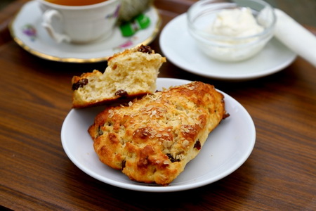 <a href=/shicai/mimian/YanMai/index.html target=_blank><u>燕麦</u></a><a href=/shicai/guopin/PuTaoGan/index.html target=_blank><u><a href=/shicai/guopin/PuTao/index.html target=_blank><u>葡萄</u></a>干</u></a>司康饼