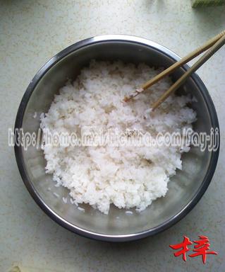 <a href=/shicai/rouqin/HuoTui/index.html target=_blank><u>火腿</u></a>蟹仔寿司