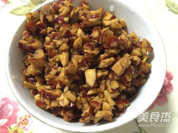 红<a href=/shicai/guopin/Zao/index.html target=_blank><u>枣</u></a>蒸糕的做法