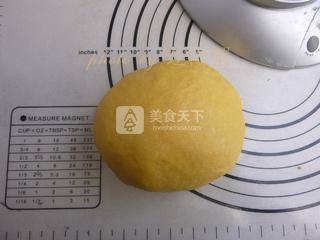 仿生<a href=/shicai/shucai/NanGua/index.html target=_blank><u>南瓜</u></a><a href=/shicai/mimian/MianBao/index.html target=_blank><u>面包</u></a>