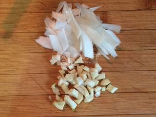 <a href=/shicai/guopin/BoLuo/index.html target=_blank><u>菠萝</u></a>炒饭