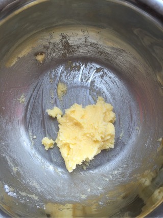 平底锅<a href=/shicai/guopin/ZhiMa/index.html target=_blank><u>芝麻</u></a>蛋卷