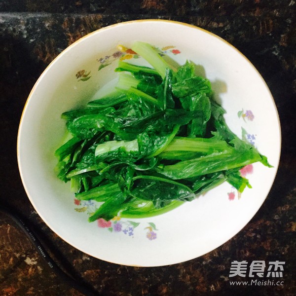 <a href=/shicai/shucai/YouCai/index.html target=_blank><u>油菜</u></a>云吞面的做法