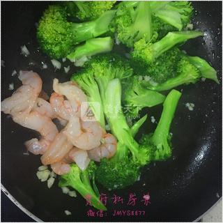 蒜蓉虾仁<a href=/shicai/shucai/XiLanHua/index.html target=_blank><u>西兰花</u></a>