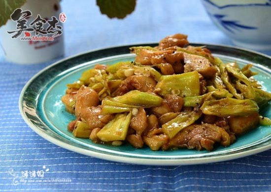 黑椒<a href=/shicai/shucai/QiuKui/index.html target=_blank><u>秋葵</u></a>炒<a href=/shicai/rouqin/ZhengJi/index.html target=_blank><u>鸡肉</u></a>mI.jpg