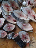 家常<a href=/shicai/shucai/SuanTai/index.html target=_blank><u>蒜薹</u></a>烧<a href=/shicai/shuichanpin/BoYu/index.html target=_blank><u>鲅鱼</u></a>步骤3