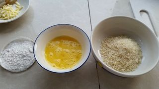 鲜虾芝心<a href=/shicai/shucai/TuDou/index.html target=_blank><u>土豆</u></a>球