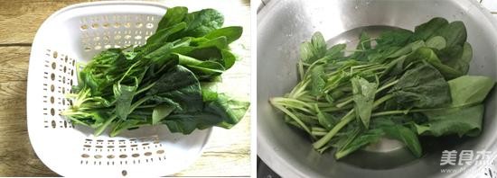 <a href=/shicai/shucai/BoCai/index.html target=_blank><u>菠菜</u></a>卷饼的做法