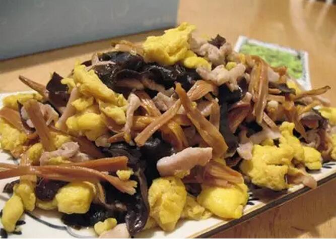 <a href=/shicai/shucai/HuangHuaCai/index.html target=_blank><u>黄<a href=/shicai/shucai/HuaCai/index.html target=_blank><u>花菜</u></a></u></a>炒<a href=/shicai/rouqin/ZhuYao/index.html target=_blank><u>猪腰</u></a>怎么做？