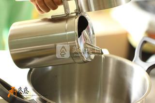 <a href=/shicai/shuichanpin/HaLi/index.html target=_blank><u>蛤蜊</u></a><a href=/shicai/shucai/SiGua/index.html target=_blank><u>丝瓜</u></a>汤