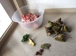 粽子烧<a href=/shicai/rouqin/PaiGu/index.html target=_blank><u>排骨</u></a>