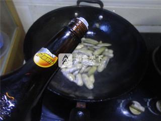 <a href=/shicai/shucai/JiuCai/index.html target=_blank><u>韭菜</u></a>炒蛏