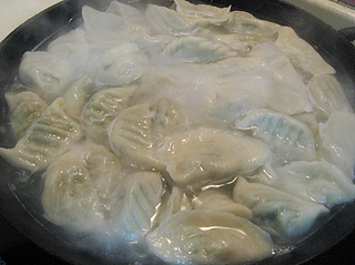 <a href=/shicai/rouqin/ZhuRou/index.html target=_blank><u>猪肉</u></a>香芹水饺