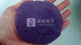 <a href=/shicai/guopin/ZhiMa/index.html target=_blank><u>芝麻</u></a><a href=/shicai/shucai/ZiShu/index.html target=_blank><u>紫薯</u></a>饼