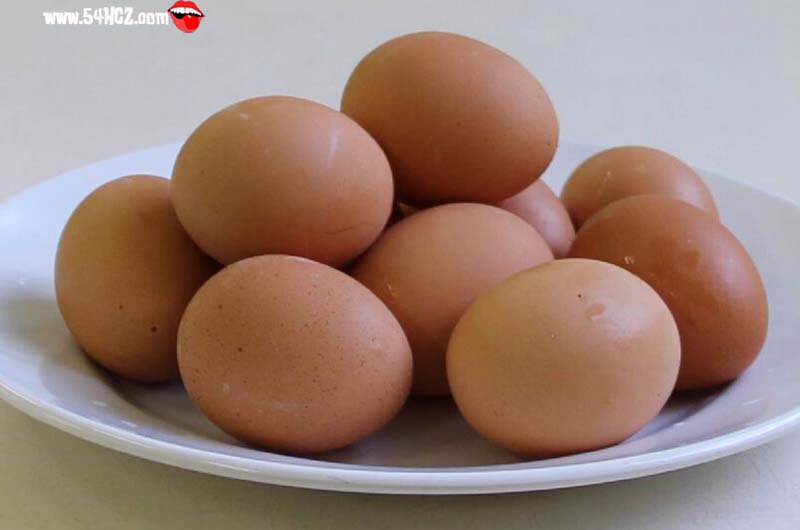 白水煮<a href=/shicai/rouqin/JiDan/index.html target=_blank><u>鸡蛋</u></a>的营养2