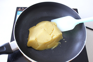 <a href=/shicai/mimian/LvDou/index.html target=_blank><u>绿豆</u></a>糕