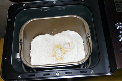 <a href=/shicai/shuichanpin/HaiTai/index.html target=_blank><u>海苔</u></a><a href=/shicai/mimian/TuSi/index.html target=_blank><u>吐司</u></a>步骤1