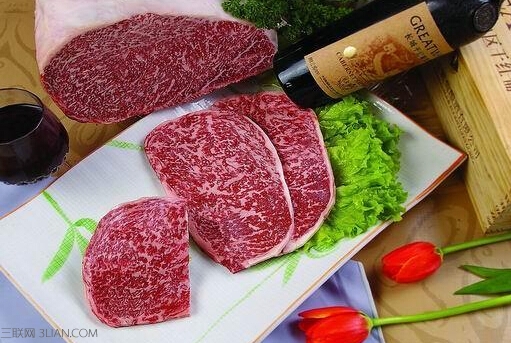 在家怎么把<a href=/shicai/rouqin/NiuRou/index.html target=_blank><u>牛肉</u></a>炖烂