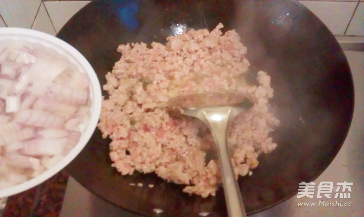 <a href=/shicai/mimian/ZhiShi/index.html target=_blank><u>芝士</u></a>肉酱焗意粉的做法