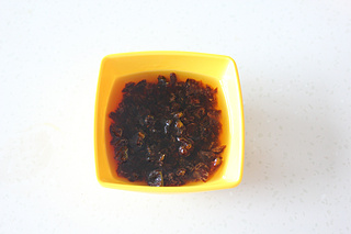 朗姆<a href=/shicai/guopin/PuTao/index.html target=_blank><u>葡萄</u></a>椰蓉饼干