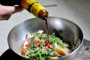 虎皮烧椒拌<a href=/shicai/rouqin/NiuDu/index.html target=_blank><u>牛肚</u></a>步骤8