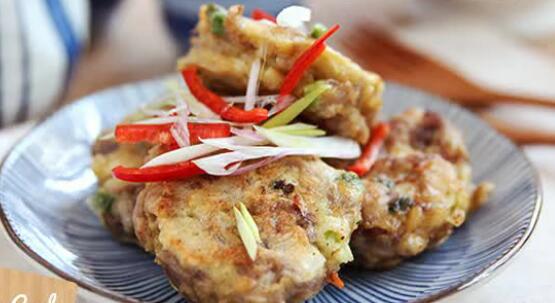 韩国<a href=/shicai/rouqin/NiuRou/index.html target=_blank><u>牛肉</u></a>饼怎么做?