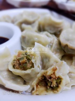 <a href=/shicai/rouqin/ZhuRou/index.html target=_blank><u>猪肉</u></a><a href=/shicai/shucai/JiangDou/index.html target=_blank><u>豇豆</u></a>馅水饺