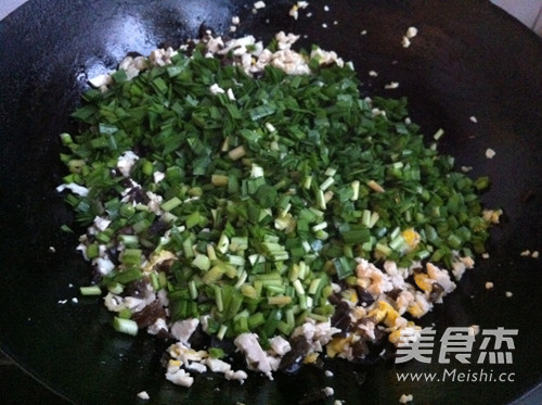 <a href=/shicai/shucai/JiuCai/index.html target=_blank><u>韭菜</u></a><a href=/shicai/rouqin/JiDan/index.html target=_blank><u>鸡蛋</u></a>馅饼的做法