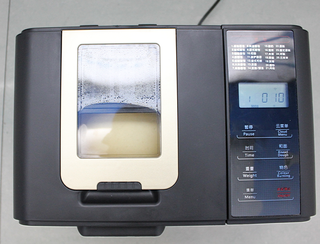 松软<a href=/shicai/mimian/MianBao/index.html target=_blank><u>面包</u></a>