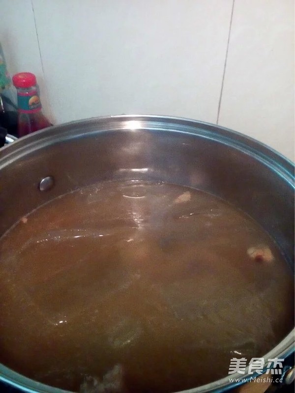 <a href=/shicai/shucai/LuHui/index.html target=_blank><u>芦荟</u></a>瘦肉汤的做法