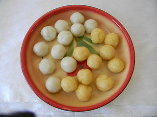 <a href=/shicai/diaoweipin/FengMi/index.html target=_blank><u>蜂蜜</u></a>奶黄馅月饼